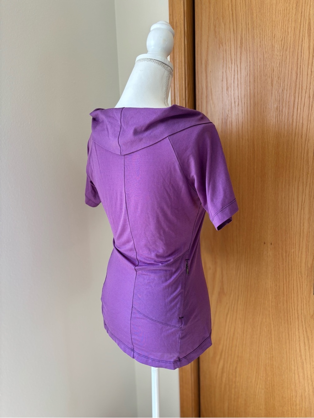 Arc'teryx Women's Purple Short-Sleeve Scoop-Neck Tee - Picture 4 of 7